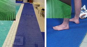 Cách chọn thảm chùi chân bể bơi hiệu quả và an toàn